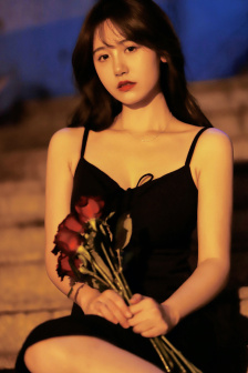 巨大女奥特曼斗美战神